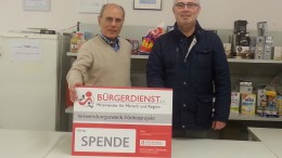 Unser Bild zeigt von links nach rechts: Bernd Liebler, 1. Vorsitzender Trägerverein Dauner Tafel und Werner Peters, Bürgerdienst e.V.