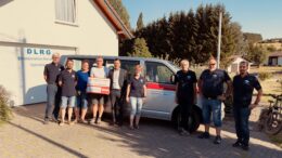 Der Vorstand der DLRG Ortsgruppe Schalkenmehren-Mehren e.V. bedankt sich beim Bürgerdienst Lepper e.V. sehr herzlich für die großzügige Spende.